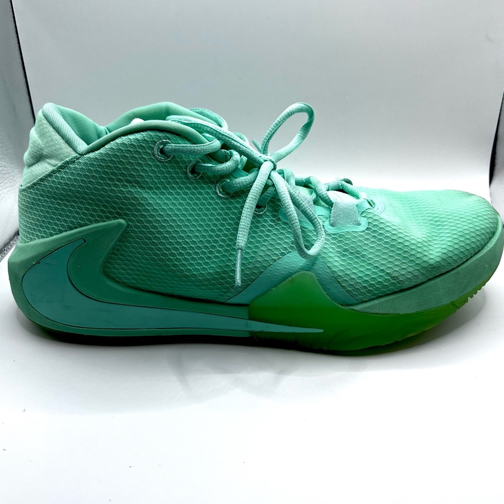 Men’s Nike Freak 1 Basketball Shoe Size 12